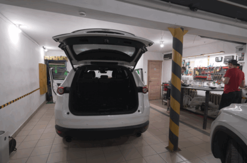 Установка автозвука в Mazda CX-8 в студии автозвука Audiomax